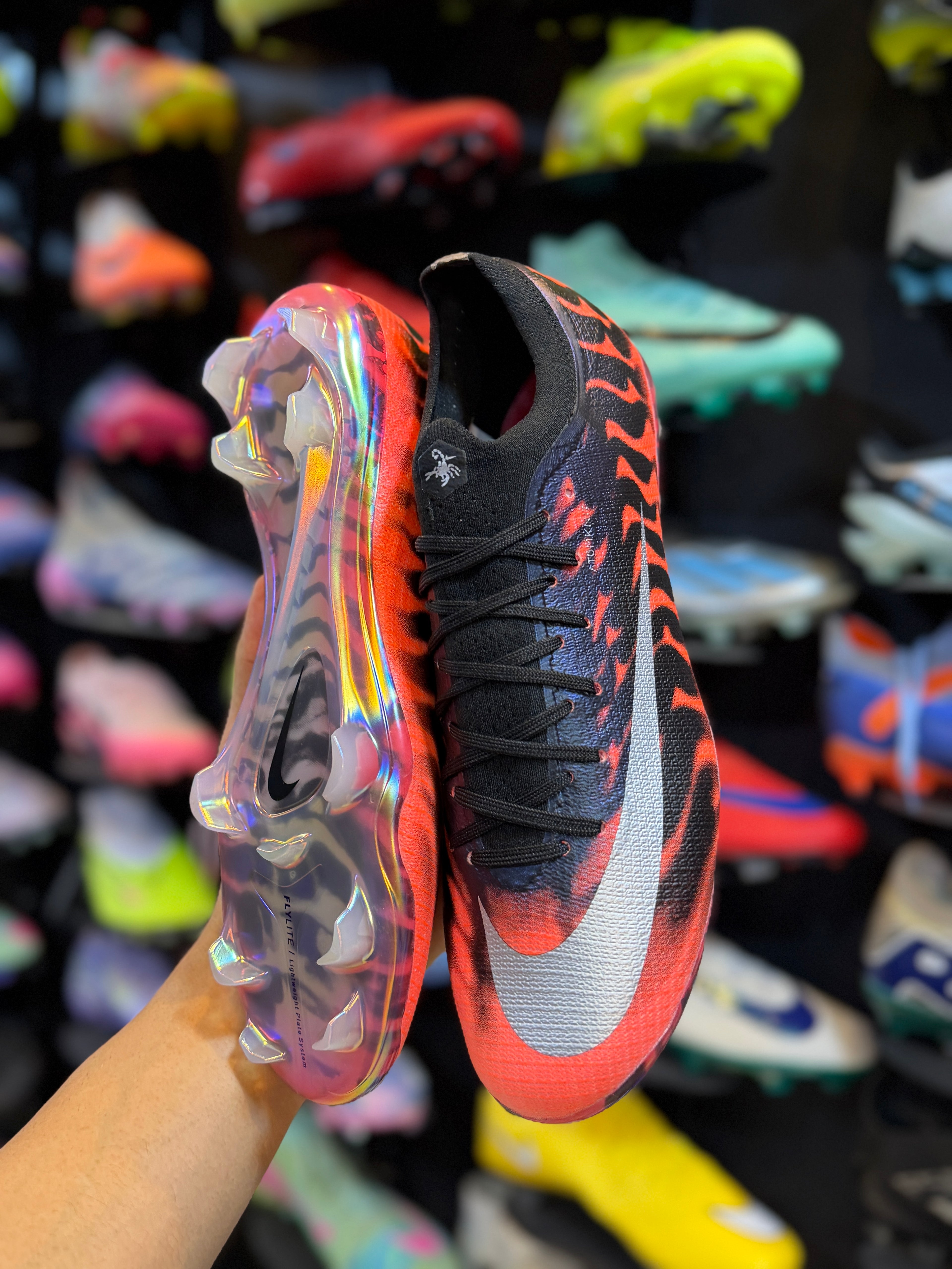 Vapor 17 scorpion in pack
