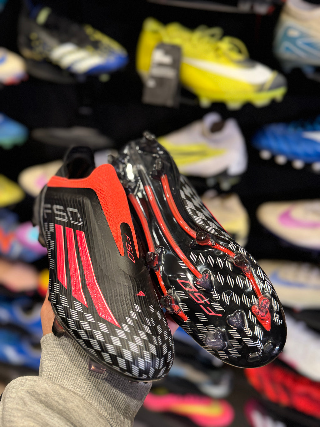 F50 black red
